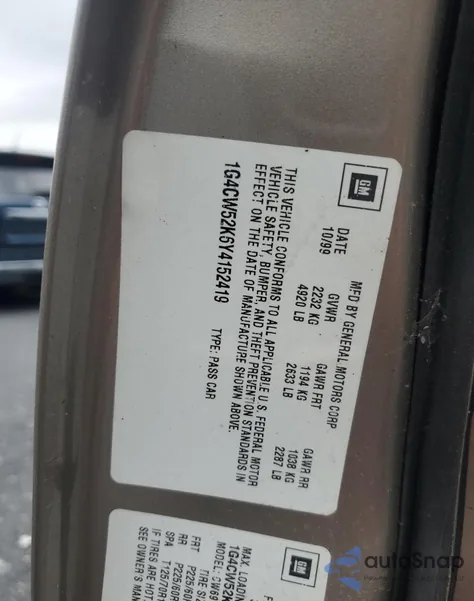 2000 Buick Park Avenue from USA, damaged, VIN 1G4CW52K6Y4152419